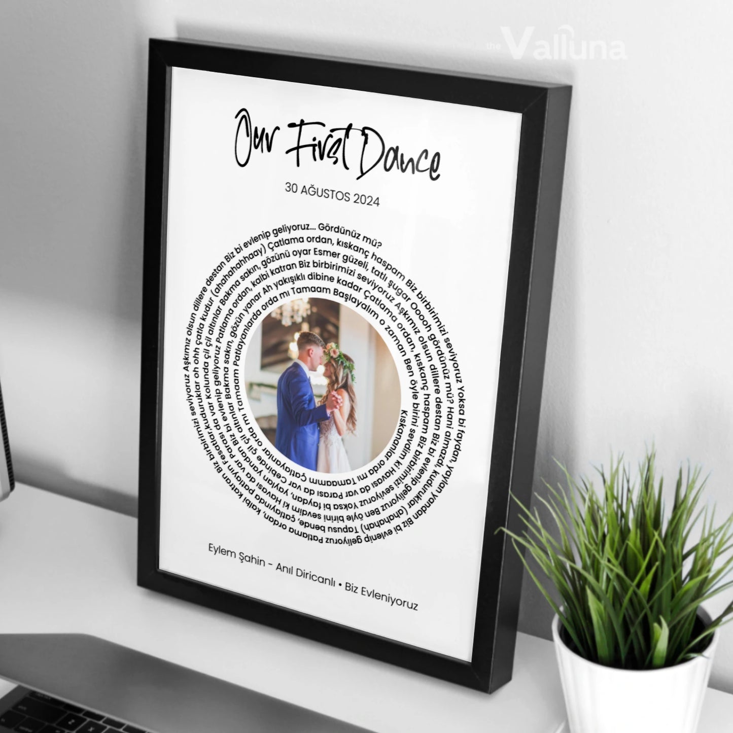 İlk dansımız şarkı sözleri | Çerçeveli Poster