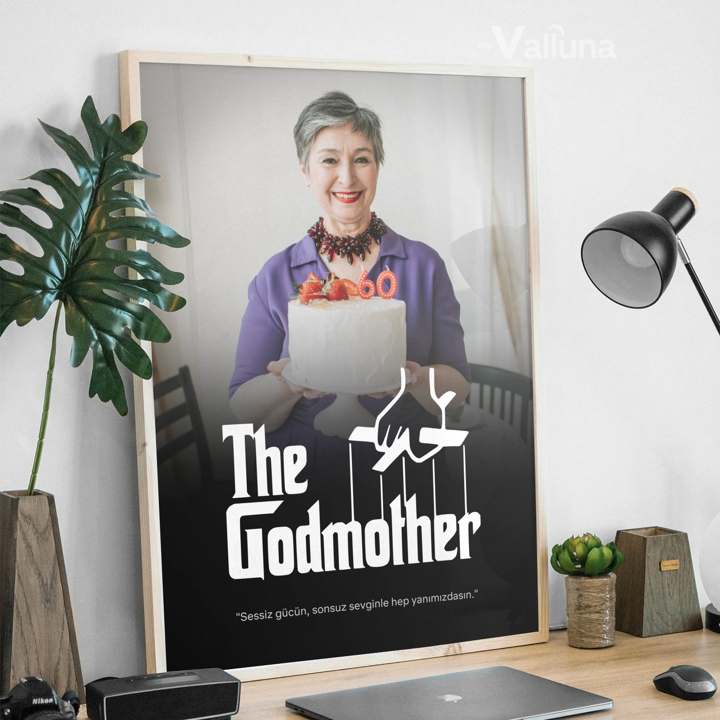 The Godmother temalı Anne | Çerçeveli Poster
