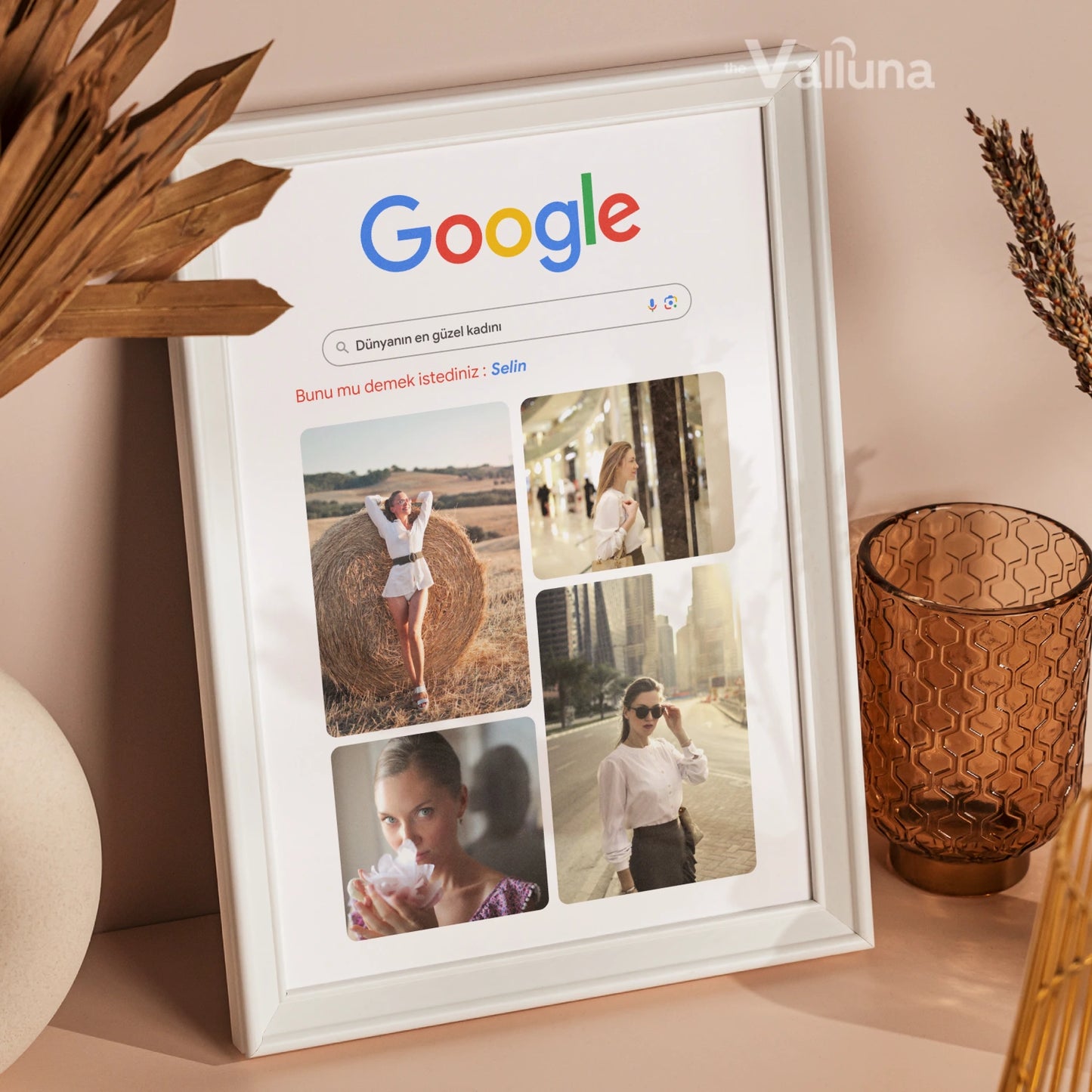 Dünyanın en güzel kadını Google Görseller | Çerçeveli Poster