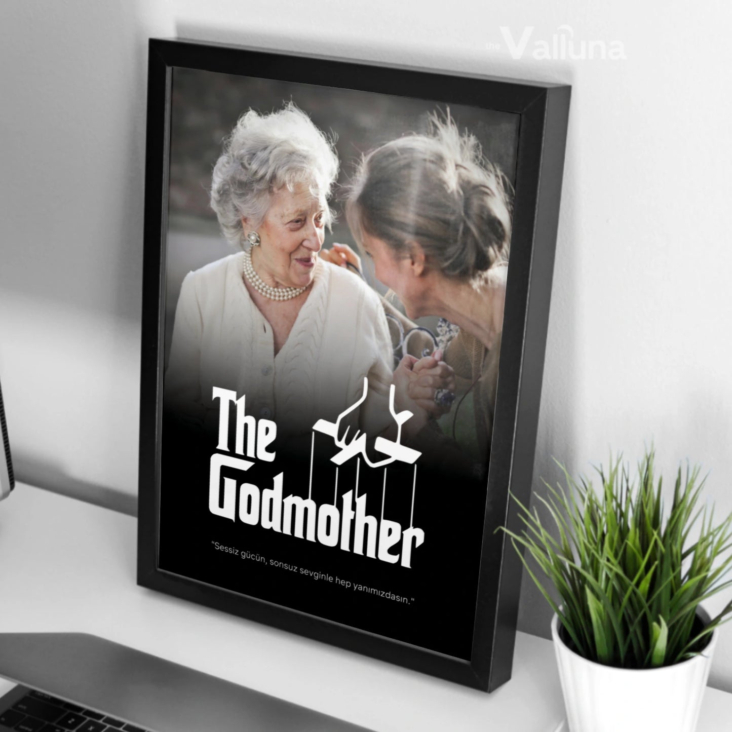 The Godmother temalı Anne | Çerçeveli Poster